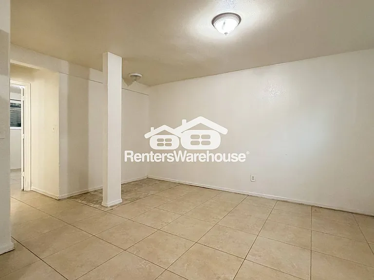 325 S Pioneer #327L — Photo 4