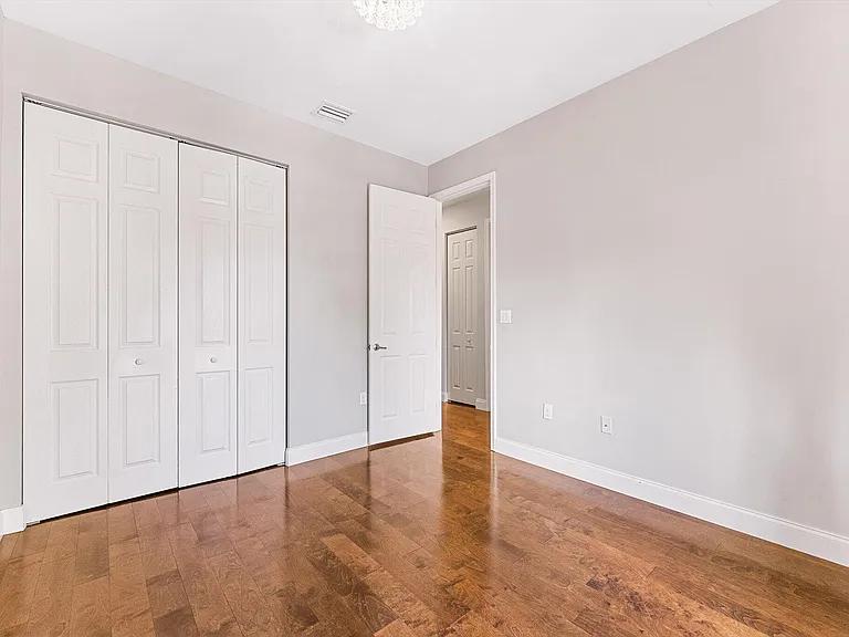 6884 Julia Gardens Dr — Photo 25