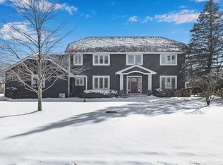 2455 Steeple Chase Cir E, Libertyville, IL 60048