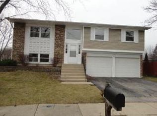 4490 Harbor Cir, Hoffman Estates, IL 60192