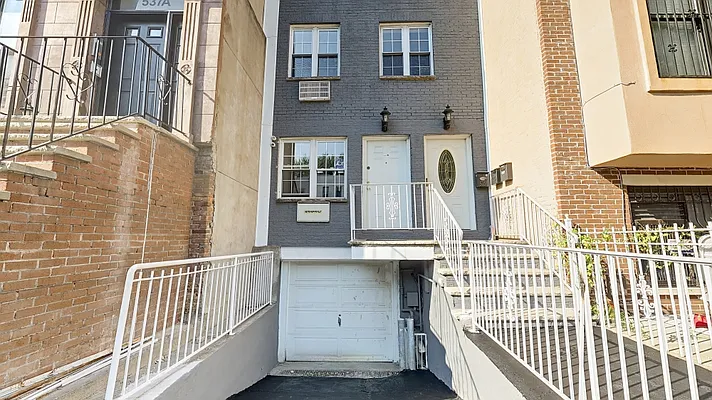 Rented by JB Mac Real Estate Inc. | media 3