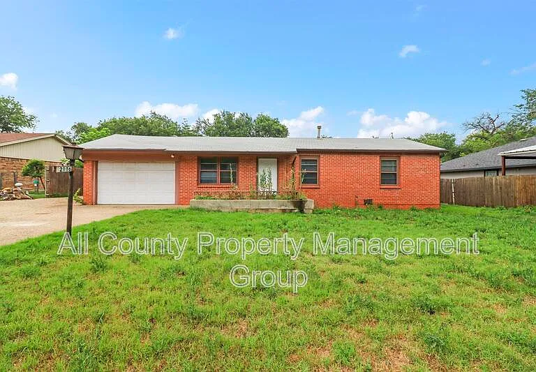 2116 Andover St — Photo 1