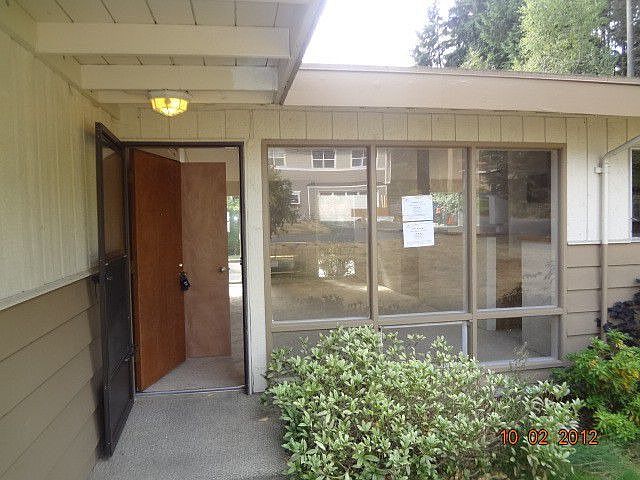1st image of 1105 NE 152nd St
