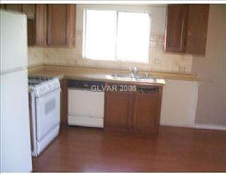 2nd image of 549 Zuber Ave
