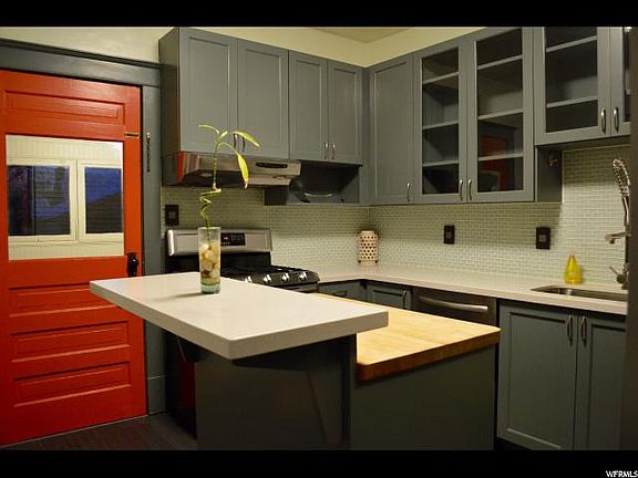 5th image of 726 E Emerson Ave