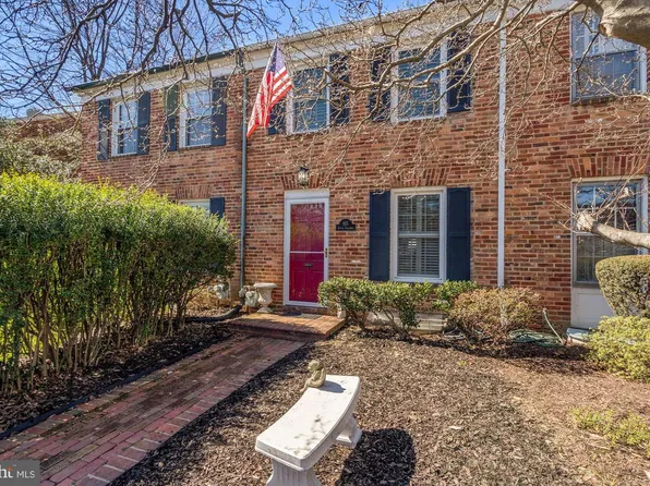 915 S Columbus St, Alexandria, VA 22314