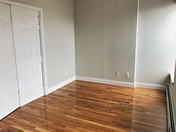 4th image of 148 Bruckner Blvd APT 6