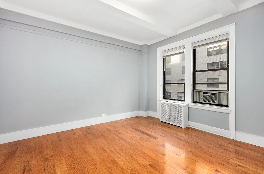 120 West 58th Street — Photo 2