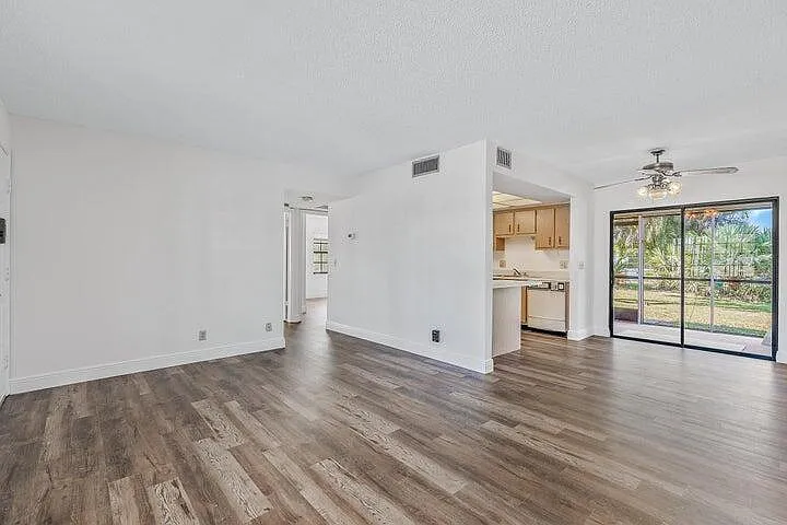 4245 Oak Terrace Dr — Photo 7