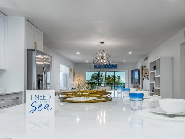 5600 Beach Way Dr APT 315, Sarasota, FL 34242