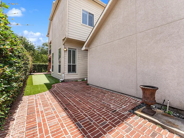 447 N Gate Stone — Photo 7