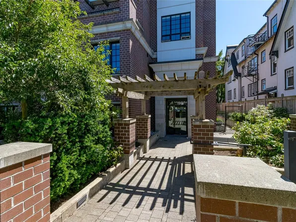 1011 Burdett Ave #308, Victoria, BC V8V 3G9