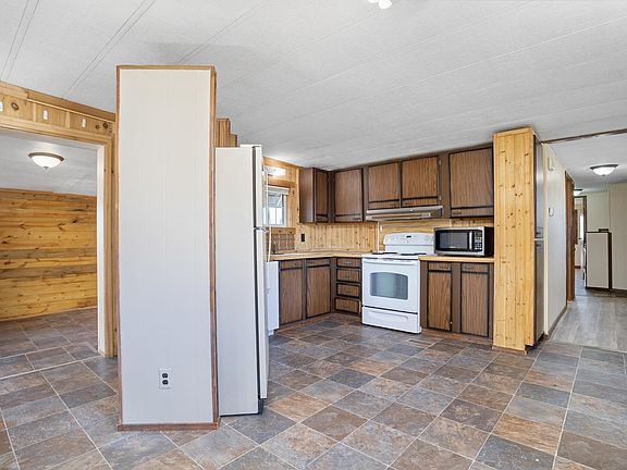 5th image of 405 31st Ave Lot 54