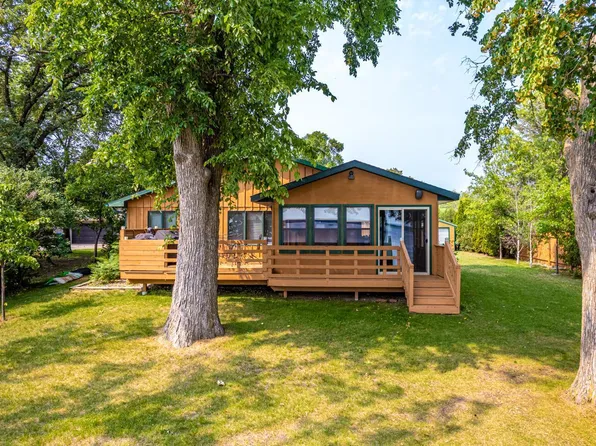 1125 N Shore Dr, Detroit Lakes, MN 56501