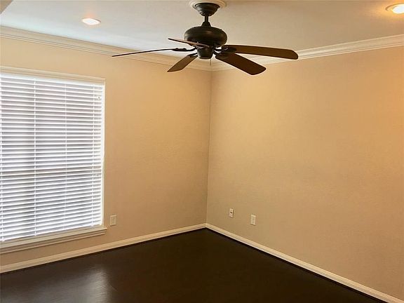 5th image of 1880 White Oak Dr APT 113