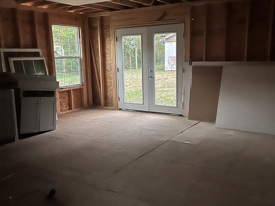 4th image of 307 1st Ct