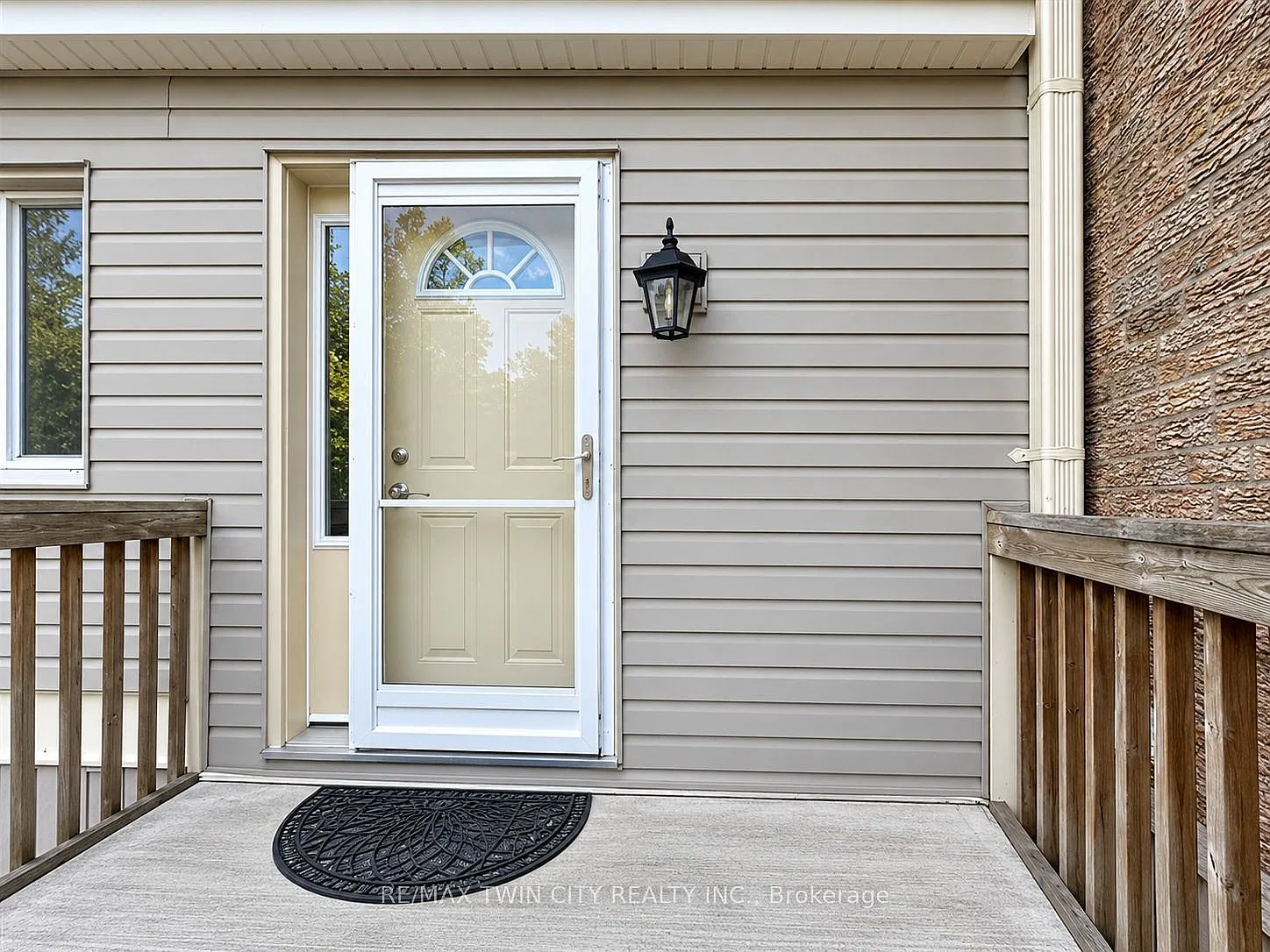 3 bed, $2,700 — Photo 2