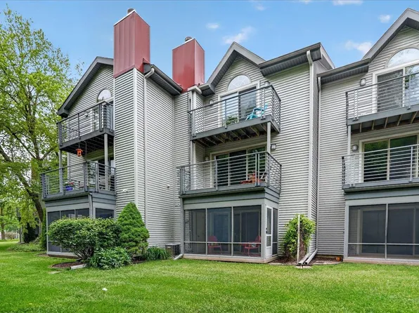 18 Hidden Hollow Trl, Madison, WI 53717