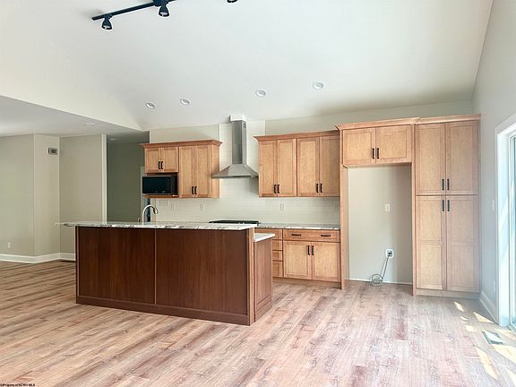 2nd image of 120 Mountain Ln