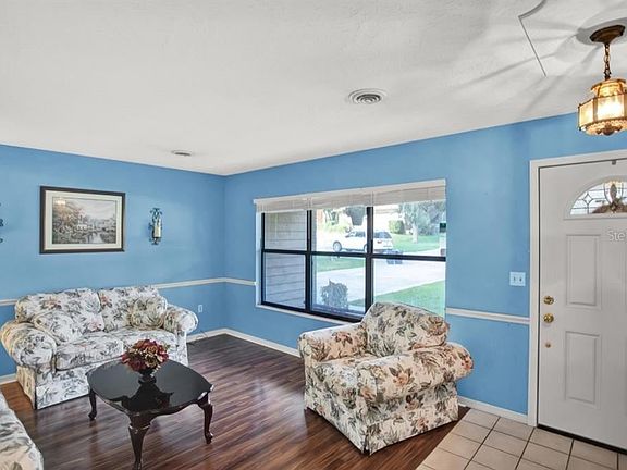 4th image of 3641 SE 25th Ave