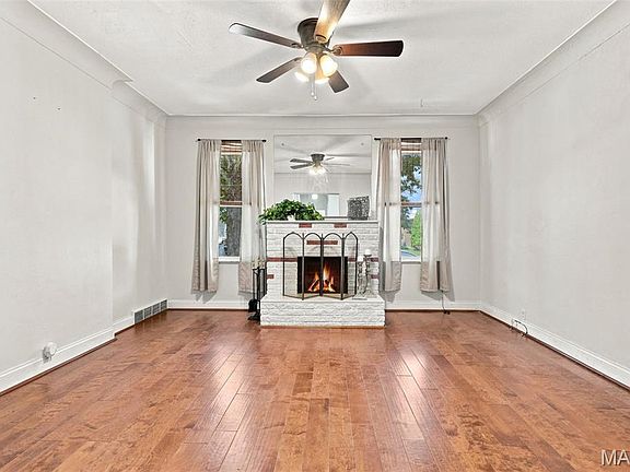 3rd image of 3654 Roswell Ave