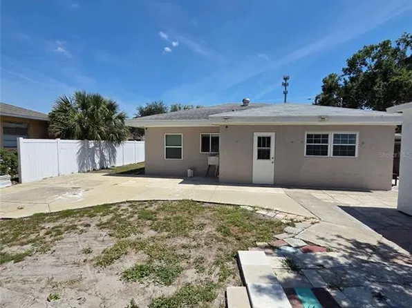 8205 48TH AVENUE N, ST PETERSBURG, FL 33709