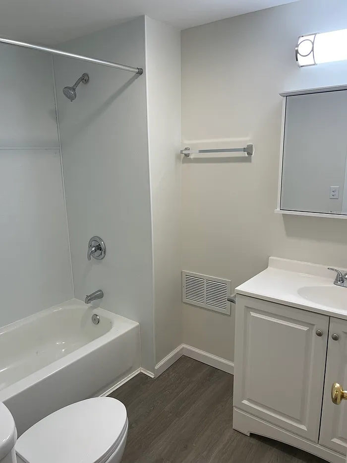 3 bed, 1.5 bath, $1,350 — Photo 4