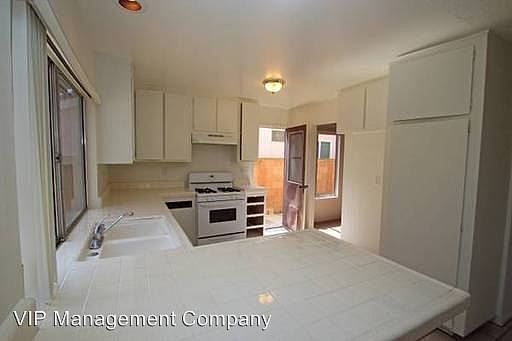 4th image of 9176 Neath St