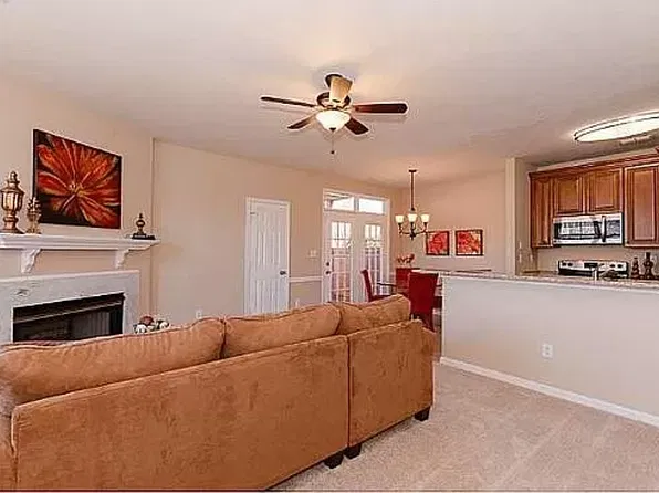 310 Primrose Ln, Chesapeake, VA 23320
