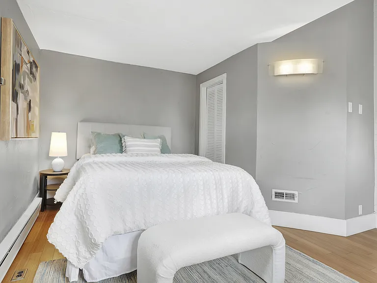 457 Fox St — Photo 18