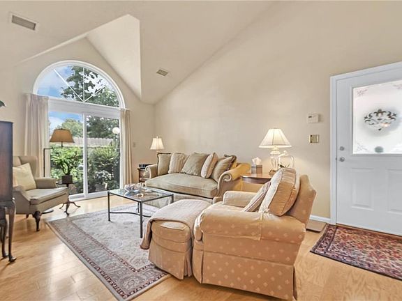 2nd image of 1728 Harvest Bend Ct