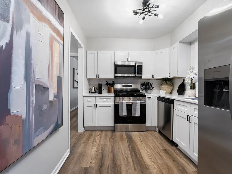 2842 Pearl Ave — Photo 4