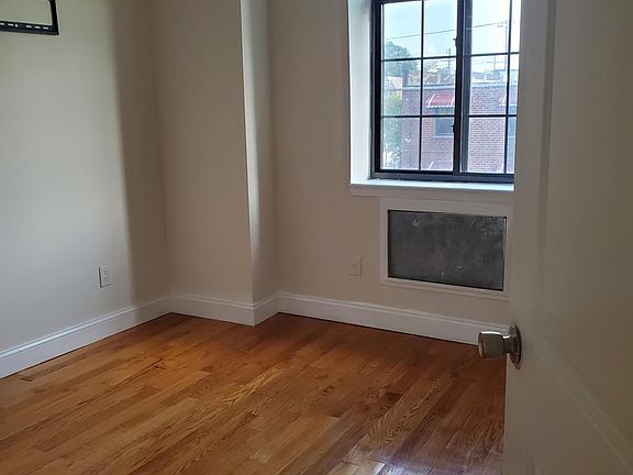 2nd image of 4011 Bronxwood Ave #2