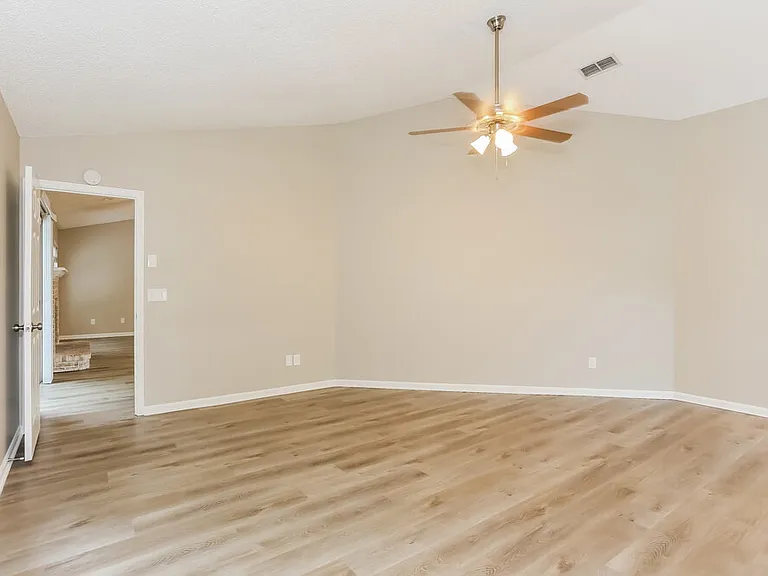 1554 Mountain Lake Dr W — Photo 10