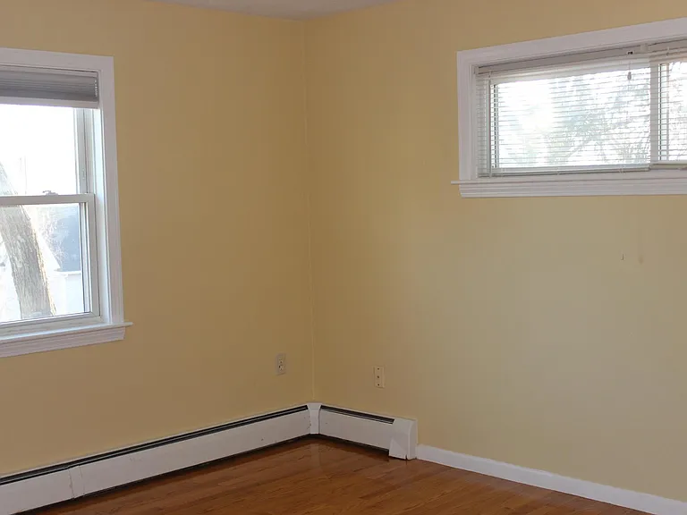 35 Summit St — Photo 8