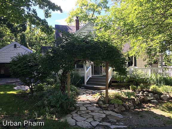 2nd image of 3715 Duchess Ave SE