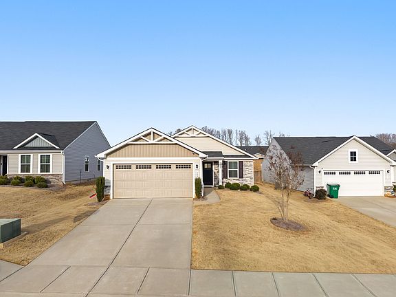 2nd image of 689 Hardwood Dr