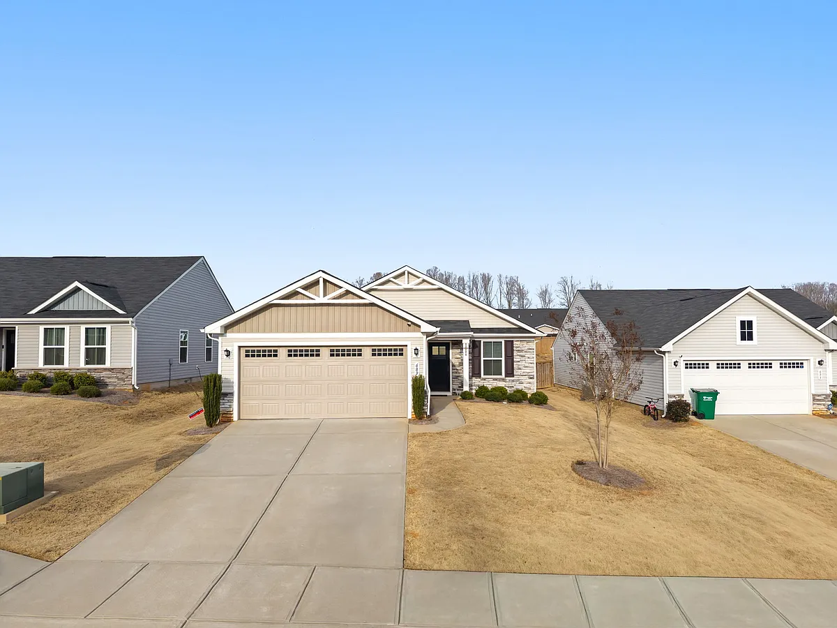 Building Photo - 689 Hardwood Dr