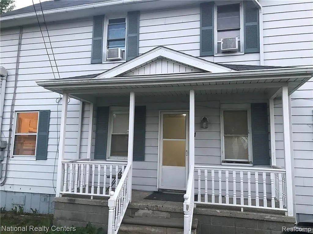2 bed, 1.0 bath, 2212 sqft, $625 — Photo 1