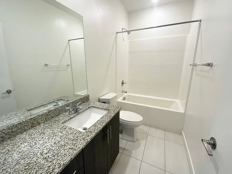 5460 Shorefront Dr #135 — Photo 20