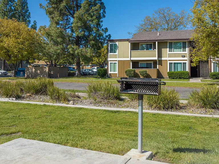 Polo Run Apartments — Photo 16