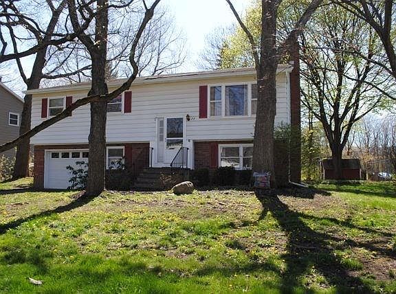 2nd image of 77 Coventry Ct