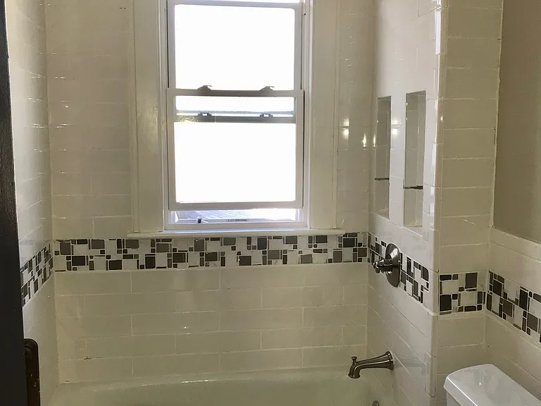 50 Catherine St #2 — Photo 15