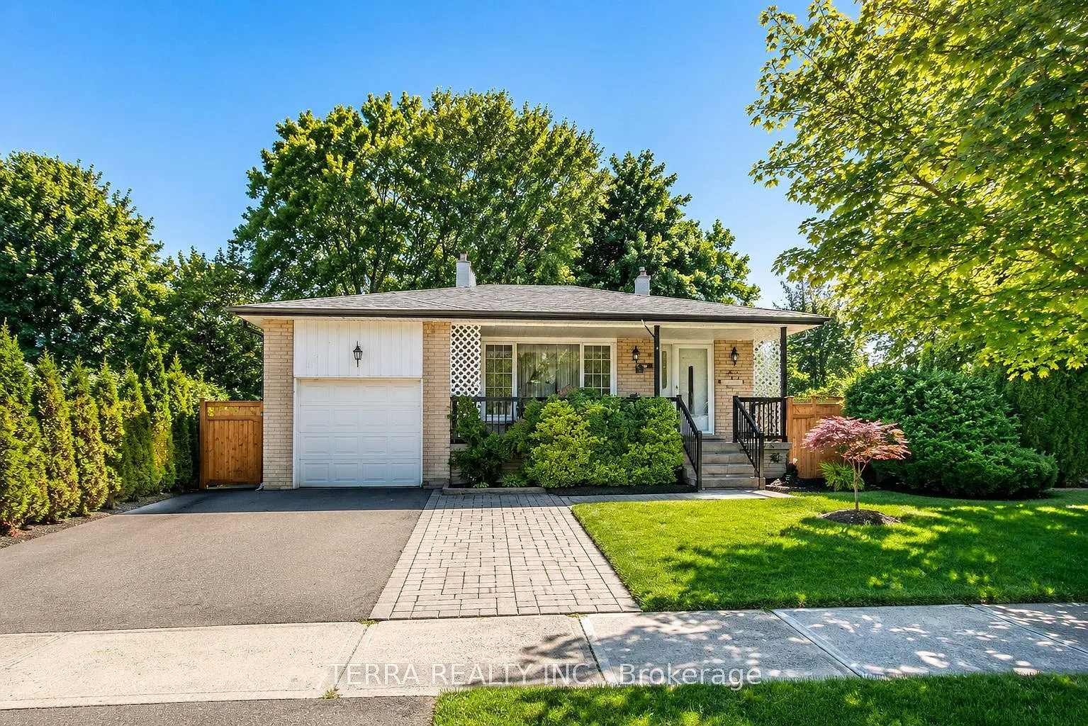4 bed, $3,500 — Photo 1