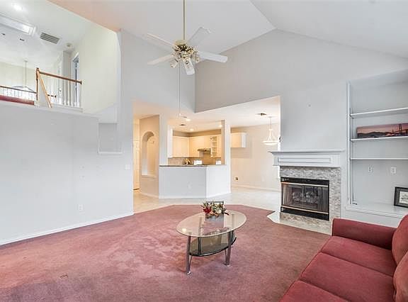 4th image of 18743 Tall Oak Dr