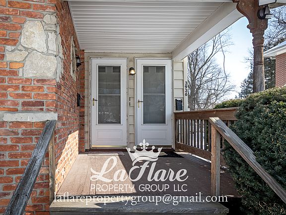 2nd image of 3936 Lockwood Ave #2