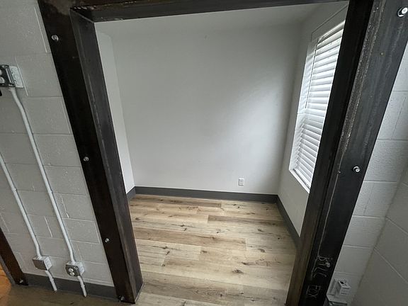 4th image of 1076 E 200 S #19