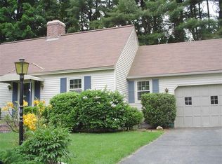 6 Meetinghouse Ter, Bedford, NH 03110
