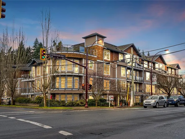 611 Goldstream Ave #106, Langford, BC V9B 2W9