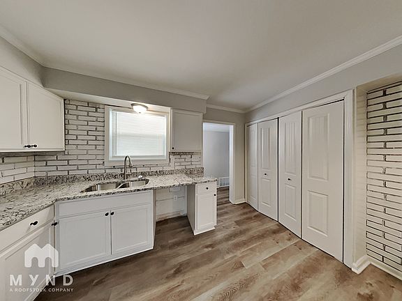 3rd image of 5110 Capen Ave